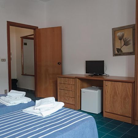Hotel Mediterraneo Guardia Piemontese Terme Ngoại thất bức ảnh